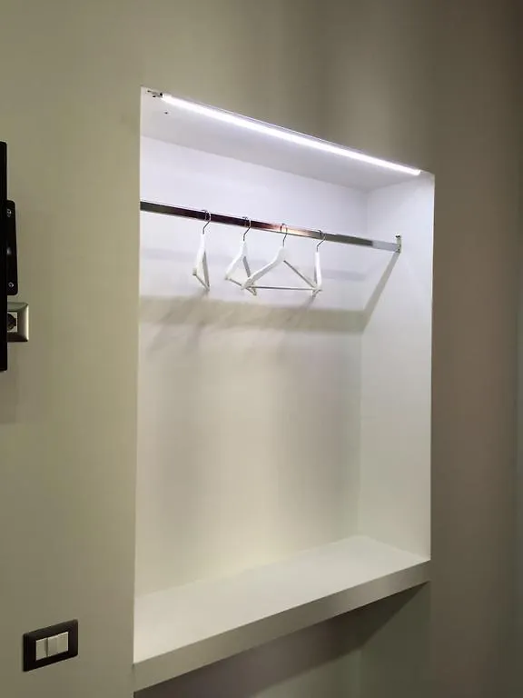 B&B Napoli Binario 1