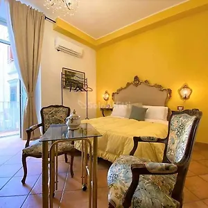 Bed & Breakfast Donna Anna, Naples
